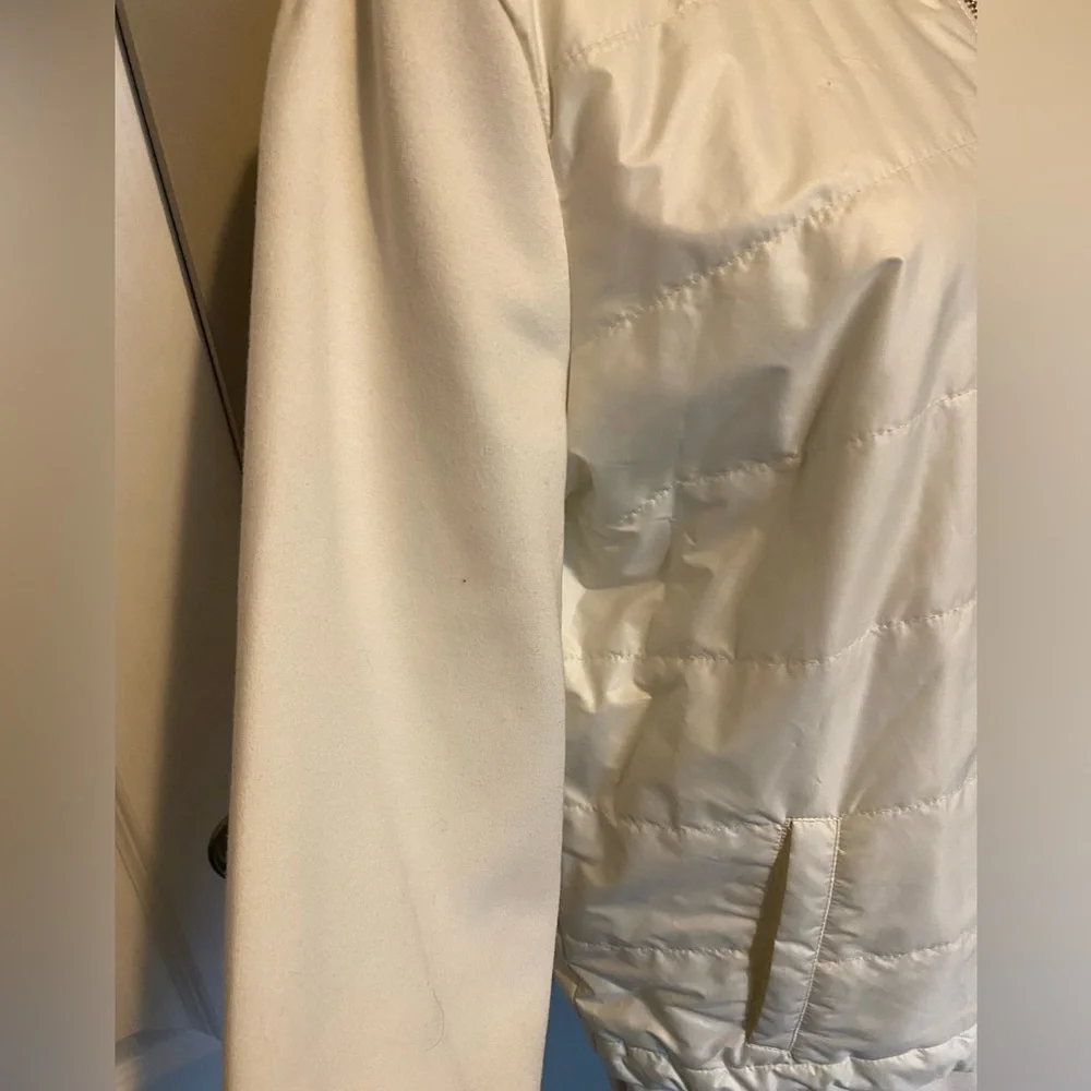 Light weight Jacket - Picture 3 of 9